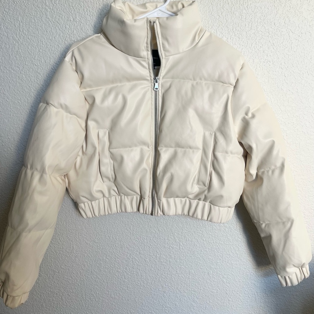 Love Tree Women's Cream Puffer Jacket